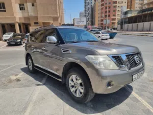 Nissan patrol 2013 se 319000km