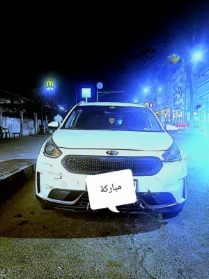 سيارة كيا نيرو 2019 هاتشباك هايبرد موديل مواصفات أمريكية بحالة جيدة