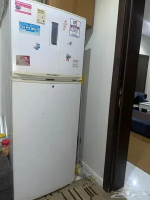 ثلاجه للبيع