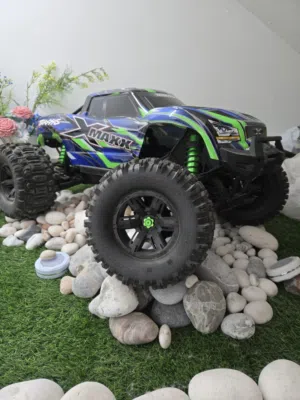 تراكساس إكس ماكس (Traxxas X-Maxx 8S) - بحالة الوكالة مع كامل الملحقات الأصلية موديل 2024
