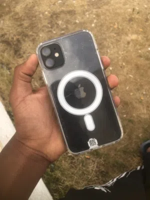 Apple iPhone 11 64 GB in Tripoli
