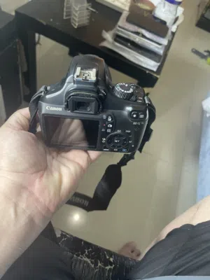 � كاميرا Canon EOS 1100D للبيع