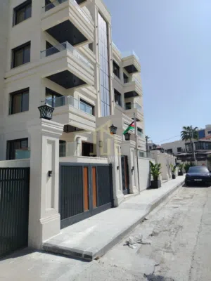 بالقرب من السفارة الامريكيه شقة أرضية 400م بتشطيبات راقية في أجمل مناطق عبدون /ref 1164