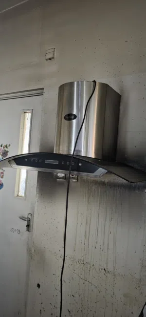 KITCHEN CHIMNEY