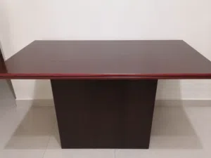 طاولة طعام