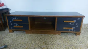 ميز تلفزيون
