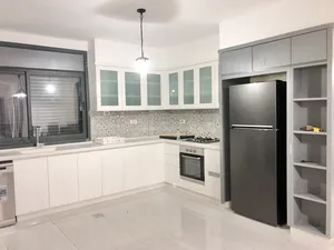 160 m2 3 Bedrooms Apartments for Rent in Ramallah and Al-Bireh Downtown
