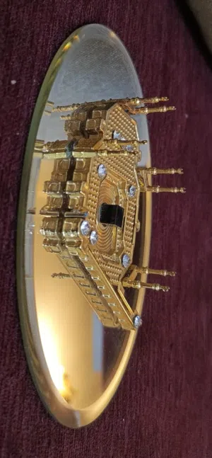 تحف نحاسيات كرستالات وخزف ولوحات نحاسيات مصري وأشياء تانيه كتييييير واشغال يدويه