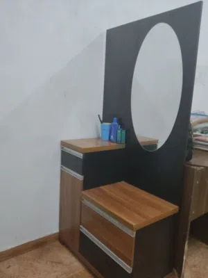 DRESSING TABLE