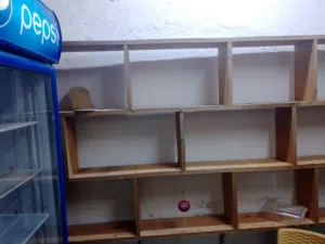 رفوف خشب اسواق أو اي شيء جزئين كل جزء مرتين