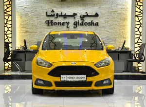 Ford Focus ST ( 2016 Model ) in Yellow Color GCC Specs