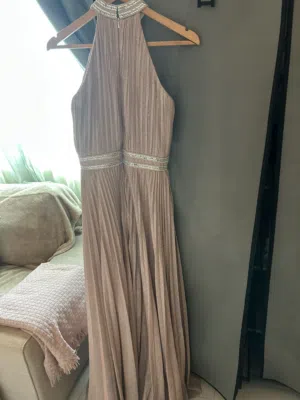 فستان سهرة أو زفاف بلون روز قولد rose gold - السعر قابل للتفاوض بالمعقول