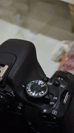 كاميرا كانون 600D للبيع