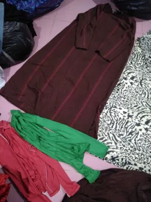 ملابس متنوعه اطفالي وحريمي ورجالي