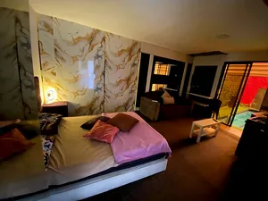 استديو مميز VIP للايجار اليومي خدمه 24 ساعه