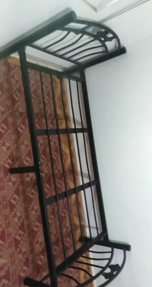 تخت حديد مفرد للبيع