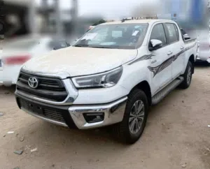 Toyota . Hilux . 2025 . New4