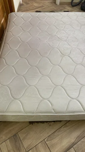 فرشة تخت مستعملة للبيع في اربد