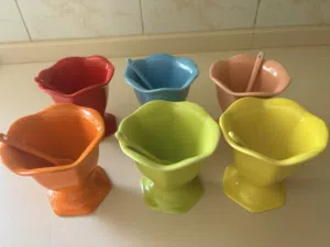 كاسات تضيف بوظة / ايسكريم