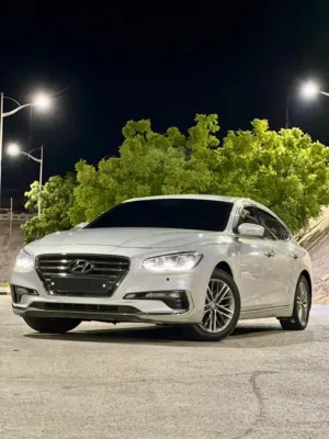 Hyundai . Azera . 2018 . New1