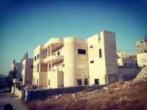 فيلا طابقين دبلكس والثالث عظم