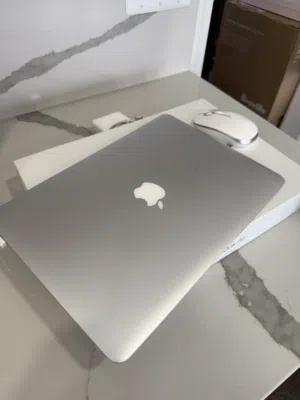 Apple MacBook Air 13 in 2017 Silver/Intel Core i5