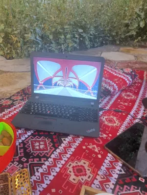 حاسبه للبيع نظيفه وشغاله
