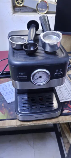 صناعة قهوة اكسبريس وكابوتشينو وانواع اخرى.