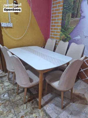 طاوله طعام