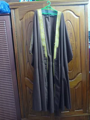 للبيع عبايه وبر لوكس نضيفه