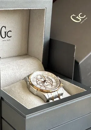 Guess Technoclass Quartz watch جيس تيكنوكلاس جديدة مع كامل ملحقاتها