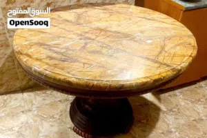 طاولة رخامية
