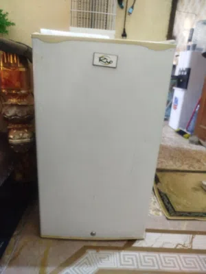 ثلاجة للبيع