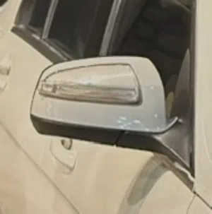 مرايات مرسيدس C300 موديل 2008-2010 بحاله ممتازه لون ابيض اللد شغال بيع بسعر حرق زواق الدار.