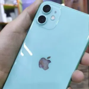 Apple iPhone 11 128 GB in Mafraq