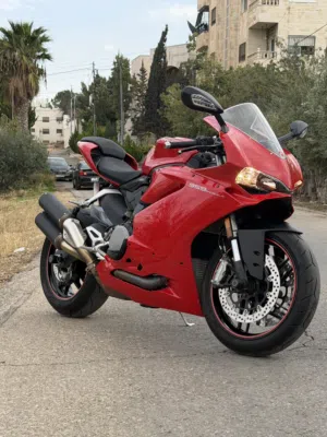 للبيع دوكاتي 959 Panigale موديل 2016 ماشية 8.200كم فقط – استخدام بسيط جداً وارد شركة
