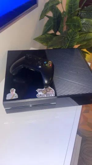 Xbox ون بأحلى ممتازه مستعمل معه القير