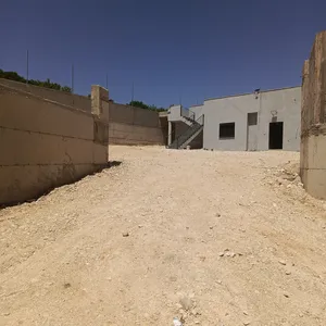 5 Bedrooms . 4 Bathrooms . 320 m21