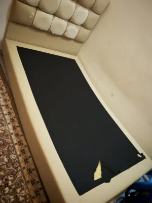 سرير عدد  2 مفرد ونص للبيع مع الفرشات