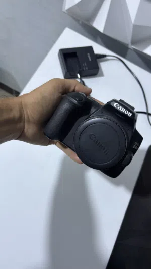 كانون 250D 4K