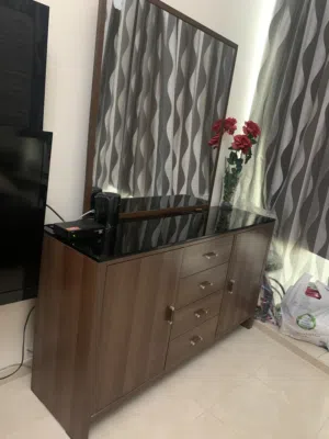 Best Offers !!! Complete bedroom set, rich look and high quality furniture. Strong and