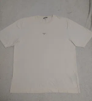 تيشرت PRADA  اصلي شبه جديد  بلبس قياس 3xl    4xl