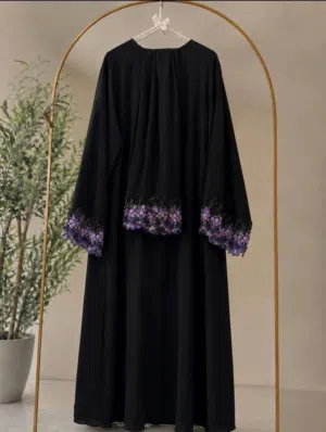 عبايه مع شال ترند كوالتي عالي خامه سواد فاحم  شغل يدوي
