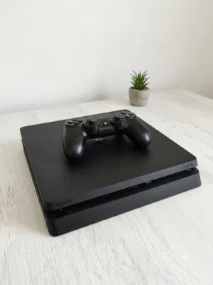 PlayStation 4 Slim – 1TB