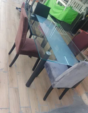 للبيع طاولة طعام