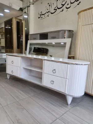 للبيع جديد مو مستعمل خزانه للشاشه