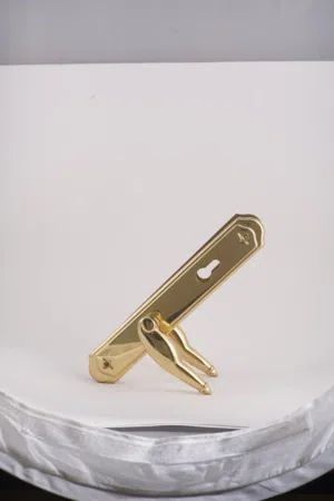 أيادي للابواب الداخليه والخارجيه من تتوفر لدينا خدمة التوصيل حسب المنطقه مؤسسة العكش