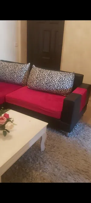 السلام عليكم فرصة مميزة: صالون بحالة ممتازة للبيع