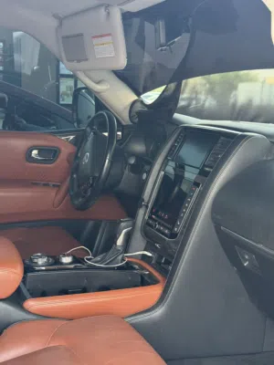 نيسان تيتانيوم v8