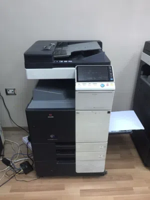 طابعة ملونه 222 كونيكا مانولتا للبيع ماشية 72 الف فقط